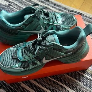 Nike V2K Running shoes